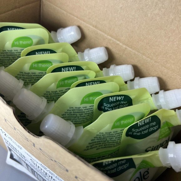 12 Lot  Simple Kind To Skin Mini Hydrating Light Moisturizer 1.69 fl oz 50 ml - Picture 2 of 4